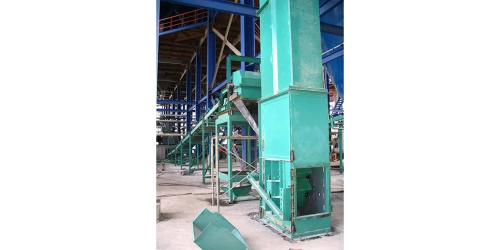 Bucket elevators in fertilizer production lines